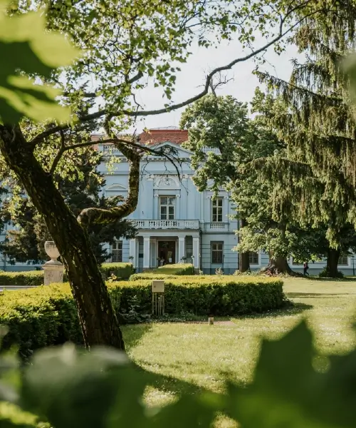 Kaštieľ Mojmirovce